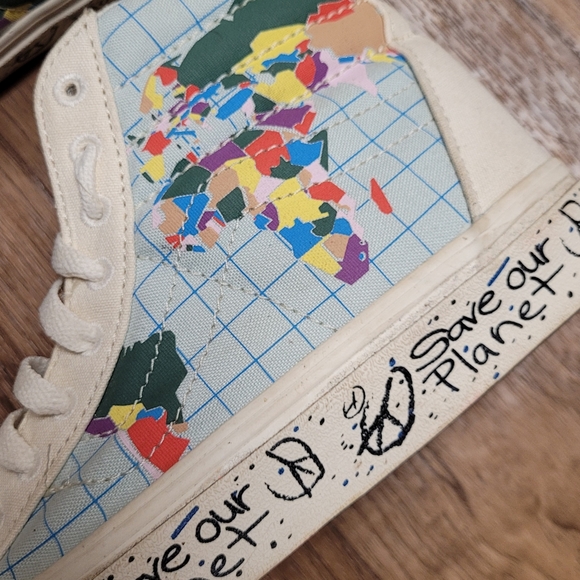 VANS Sk8-Hi SAVE OUR PLANET World MP Skate Shoe Sz 4 boys / Sz 5.5 Women's - Picture 6 of 9